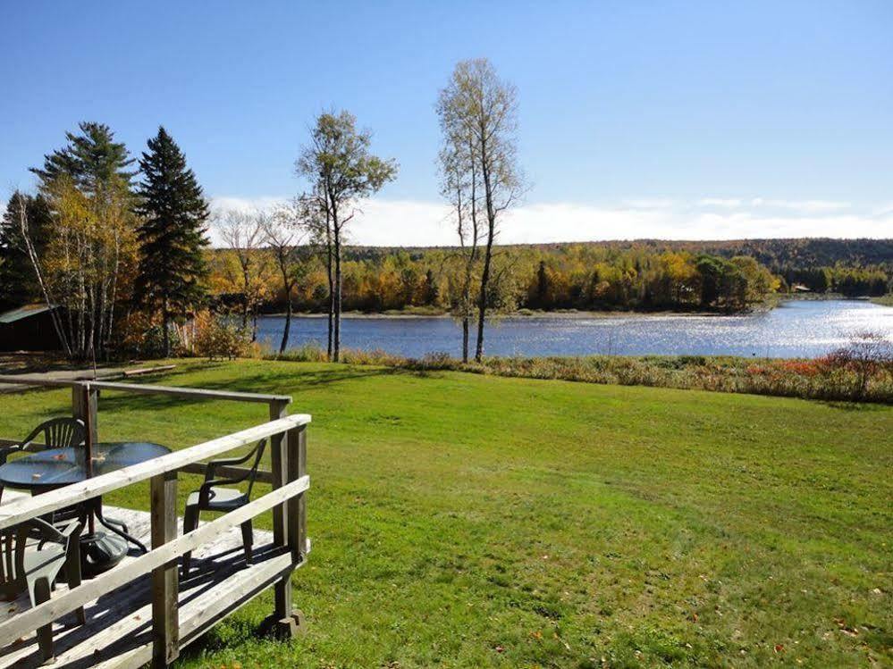 Pond'S Resort Blackville Bagian luar foto