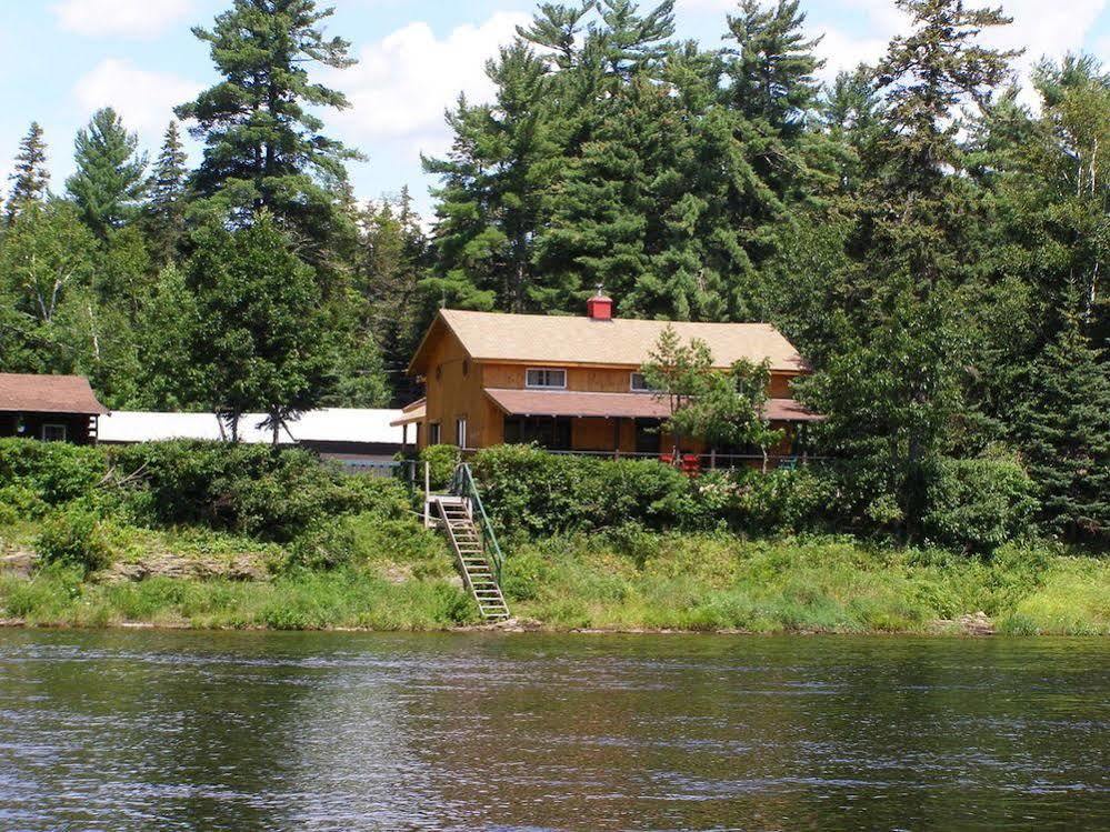 Pond'S Resort Blackville Bagian luar foto